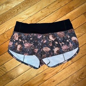 Lululemon Speed Up Shorts Size 4 2.5”